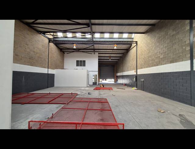 333M² WAREHOUSE TO LET IN JET PARK